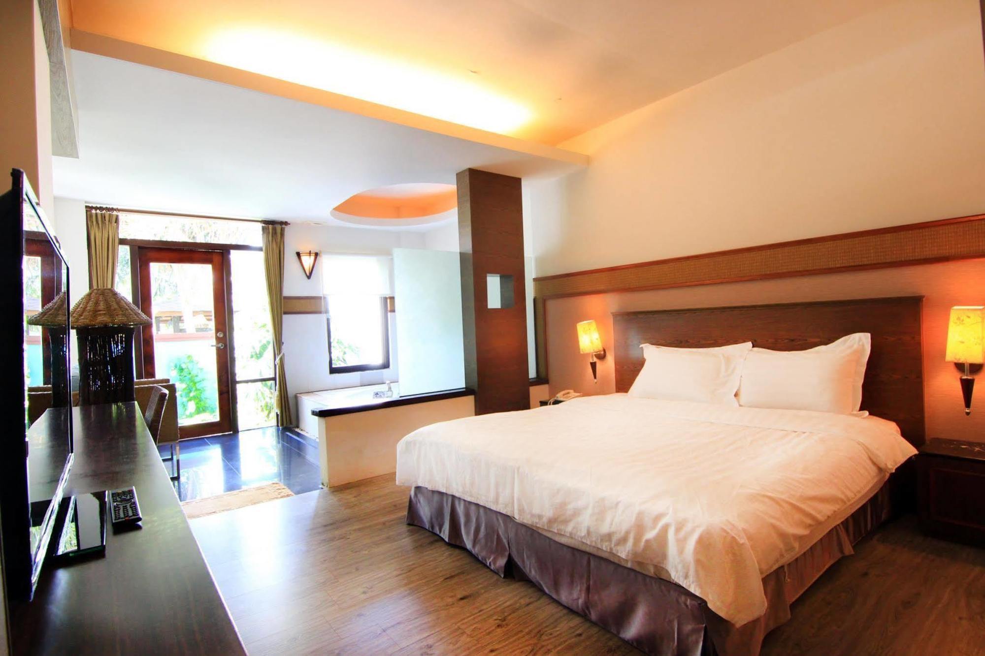 Palm Villa Guesthouse Nantou Bagian luar foto