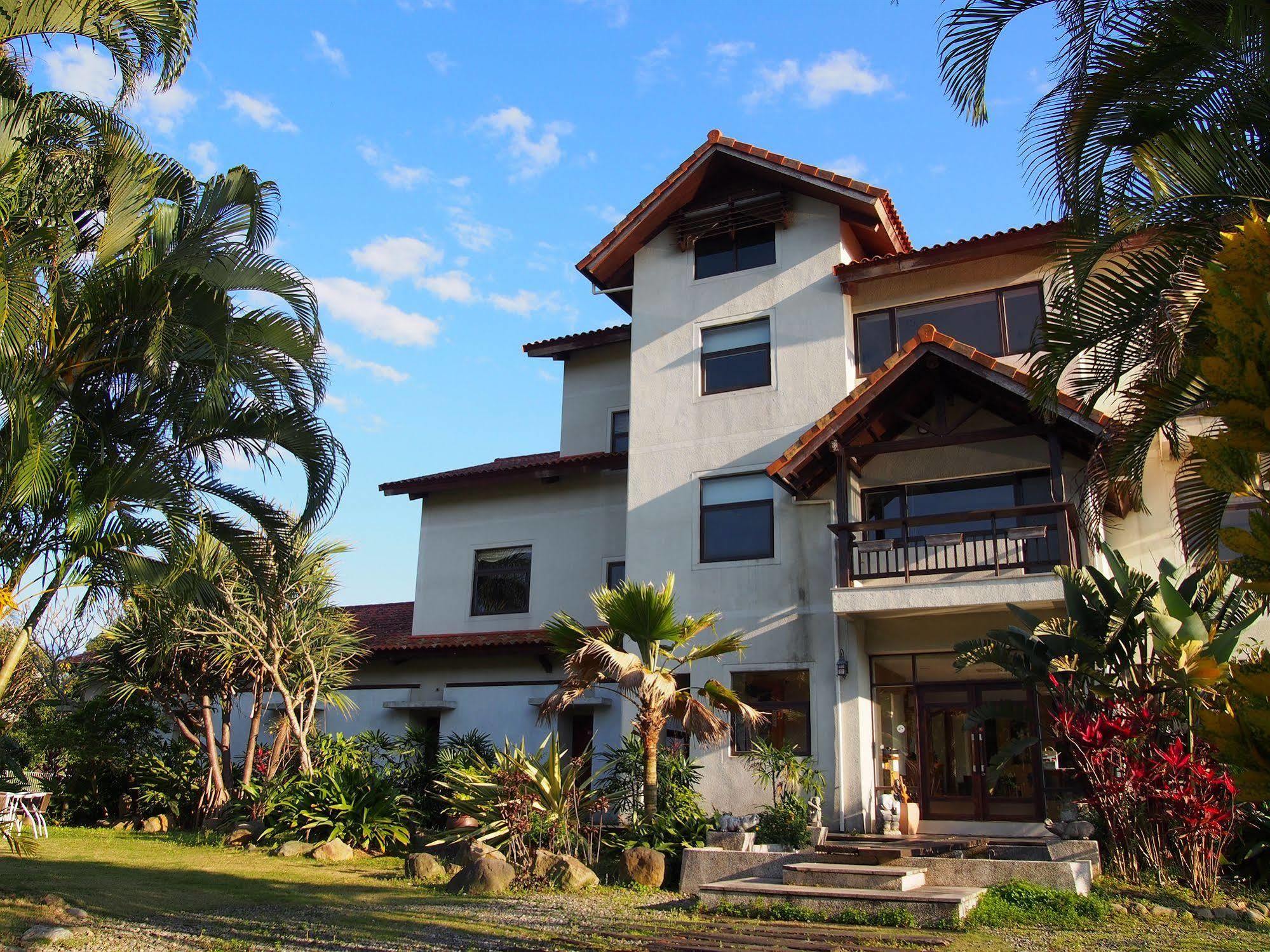 Palm Villa Guesthouse Nantou Bagian luar foto