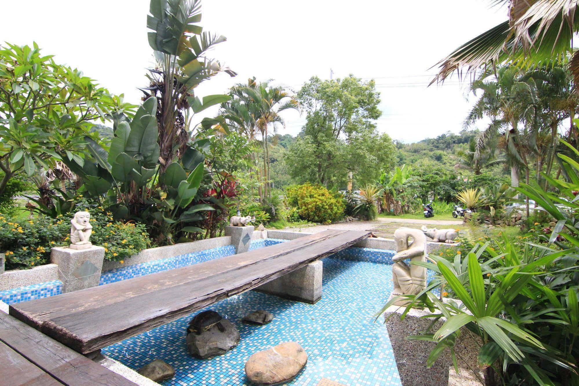Palm Villa Guesthouse Nantou Bagian luar foto