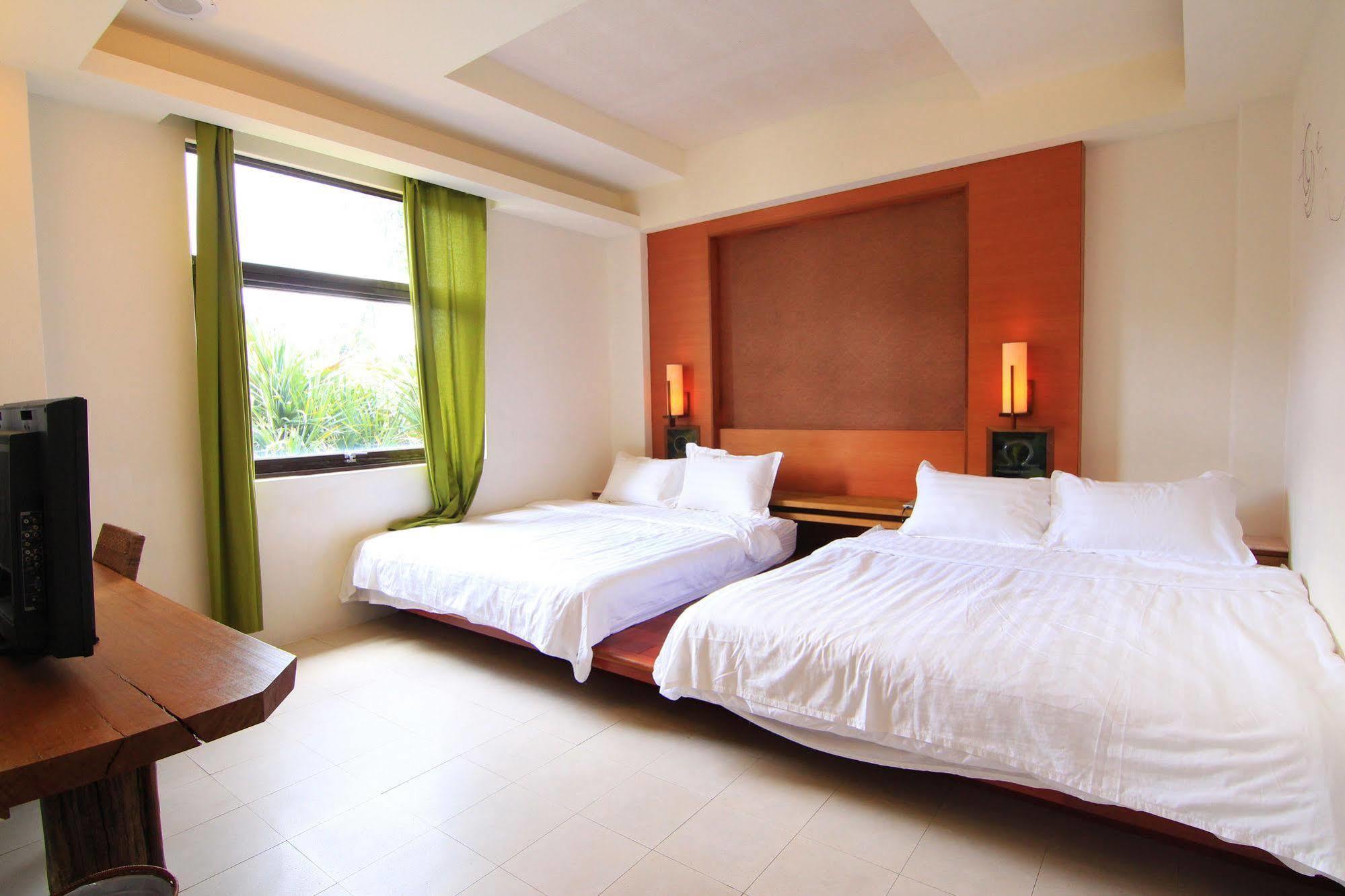Palm Villa Guesthouse Nantou Bagian luar foto