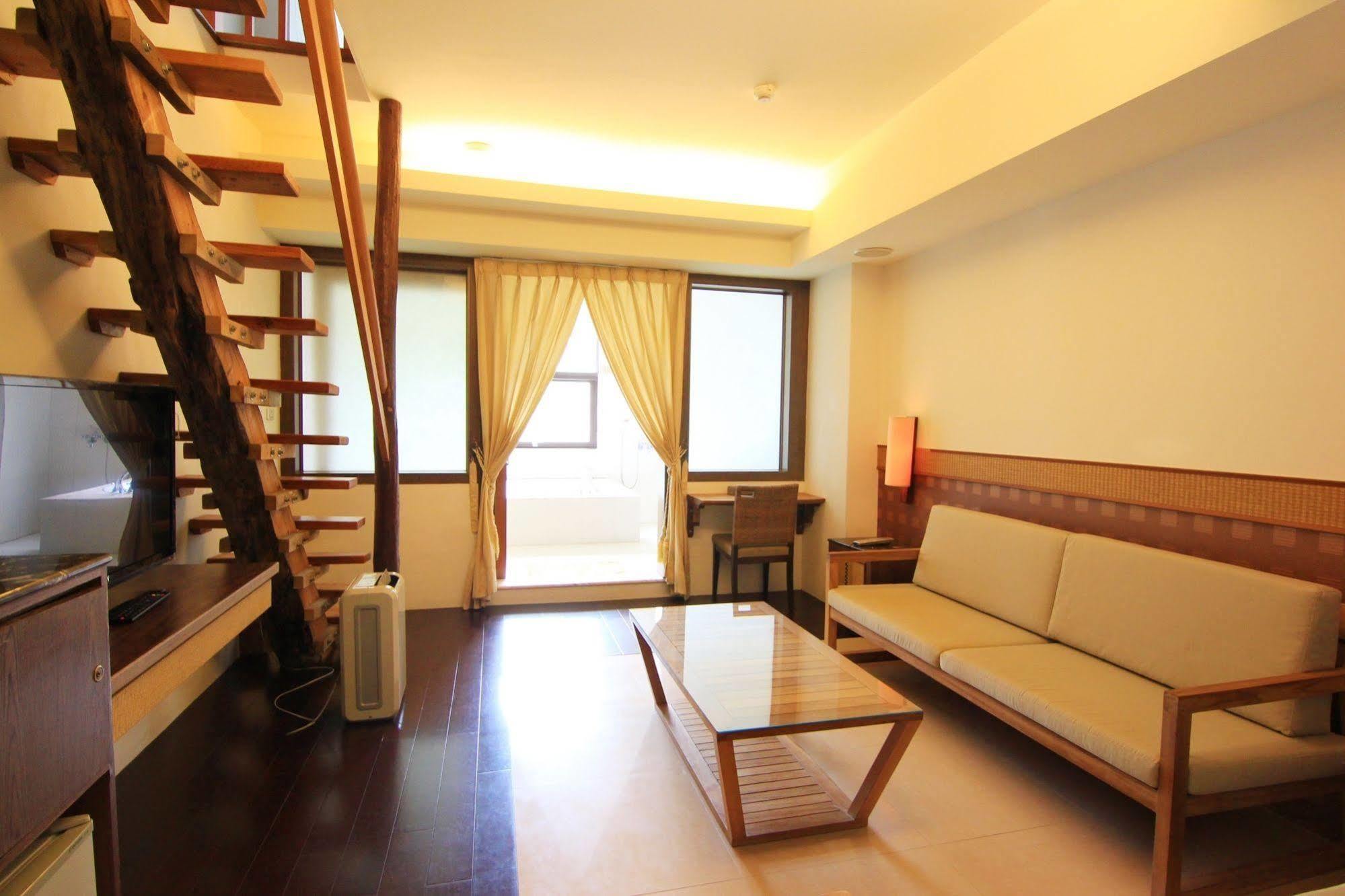 Palm Villa Guesthouse Nantou Bagian luar foto