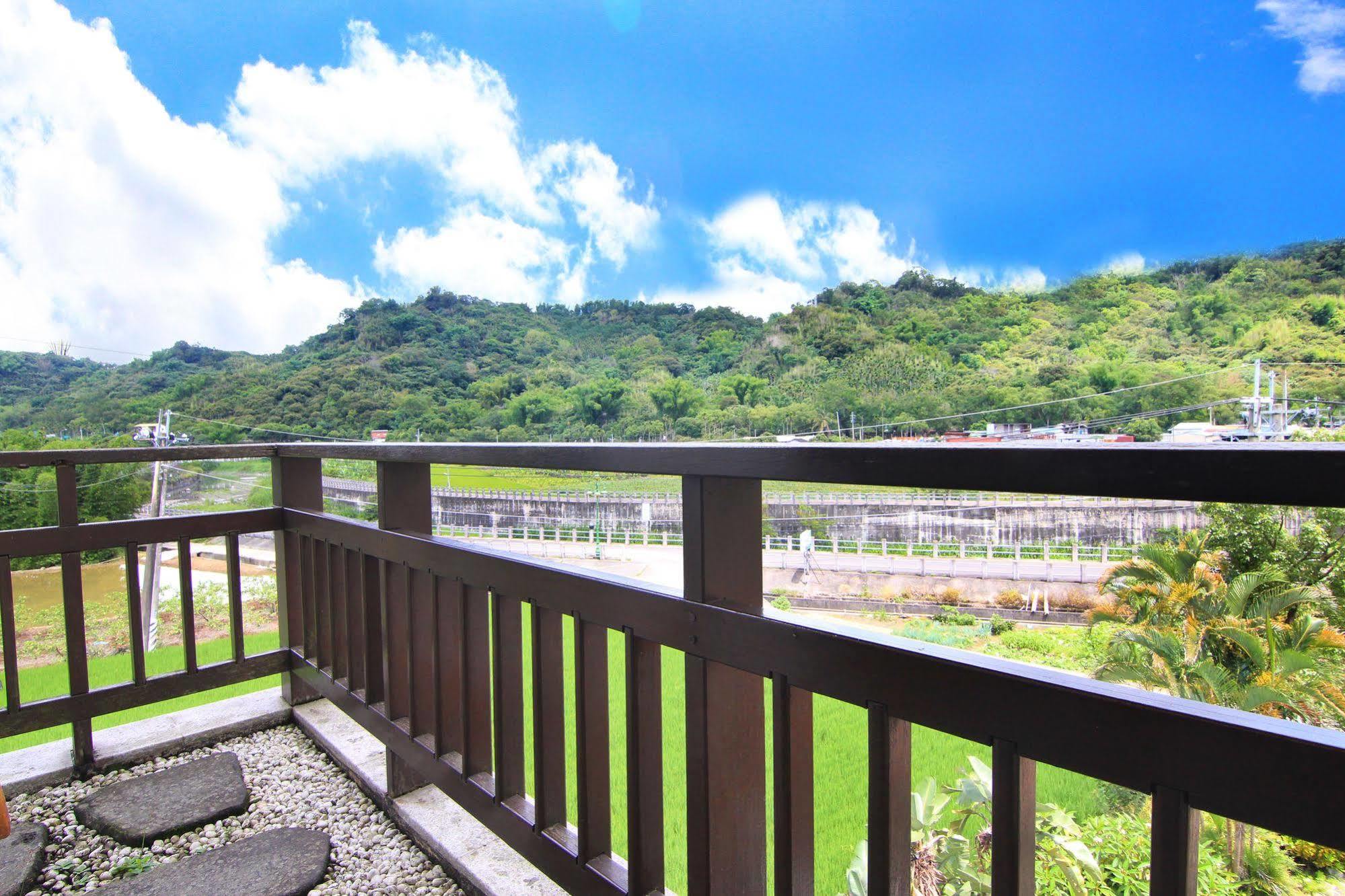 Palm Villa Guesthouse Nantou Bagian luar foto