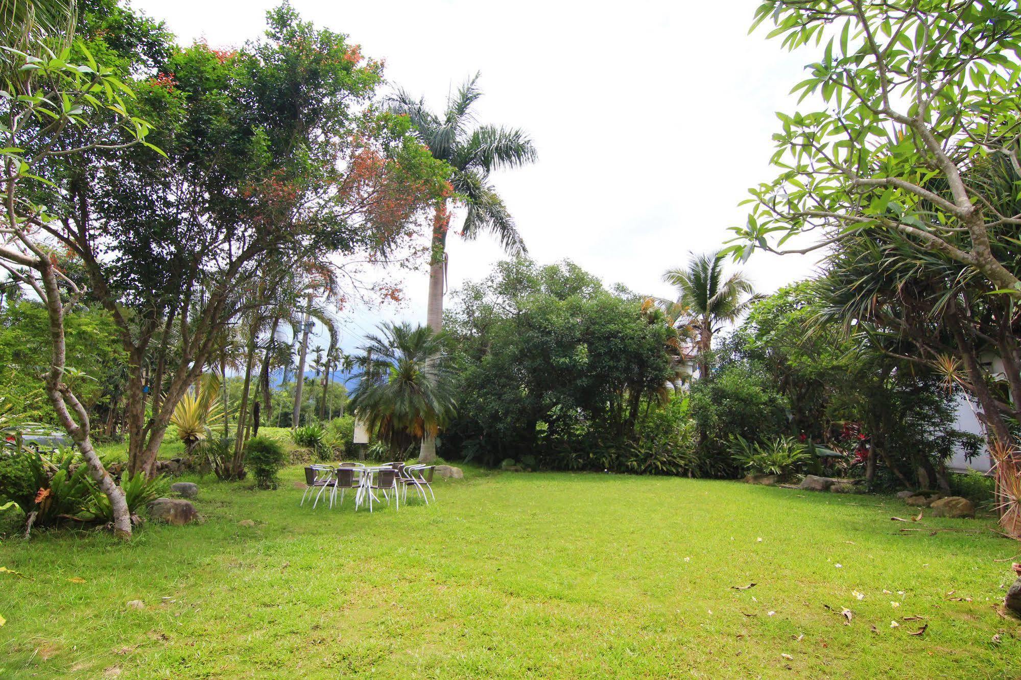 Palm Villa Guesthouse Nantou Bagian luar foto